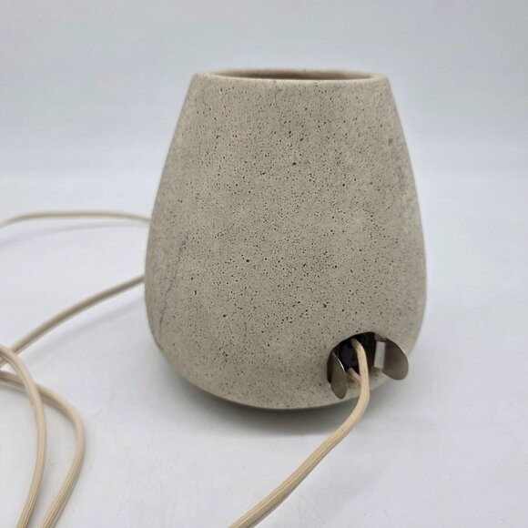 Vintage Eagle-Themed Ceramic Electric Night Lamp 5.5" Tall - Picture 8 of 11